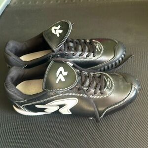 NEW Ringor women's softball cleats size 9